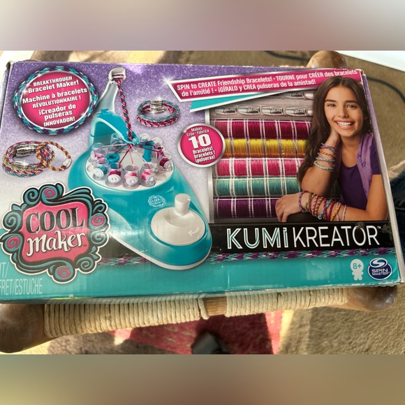 Cool Maker Kumi Creator Breakthrough Bracelet Maker. Never Used. Has all parts. - Picture 5 of 11